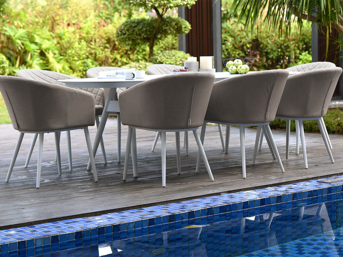 Napoli 8 Seat Oval Dining Set