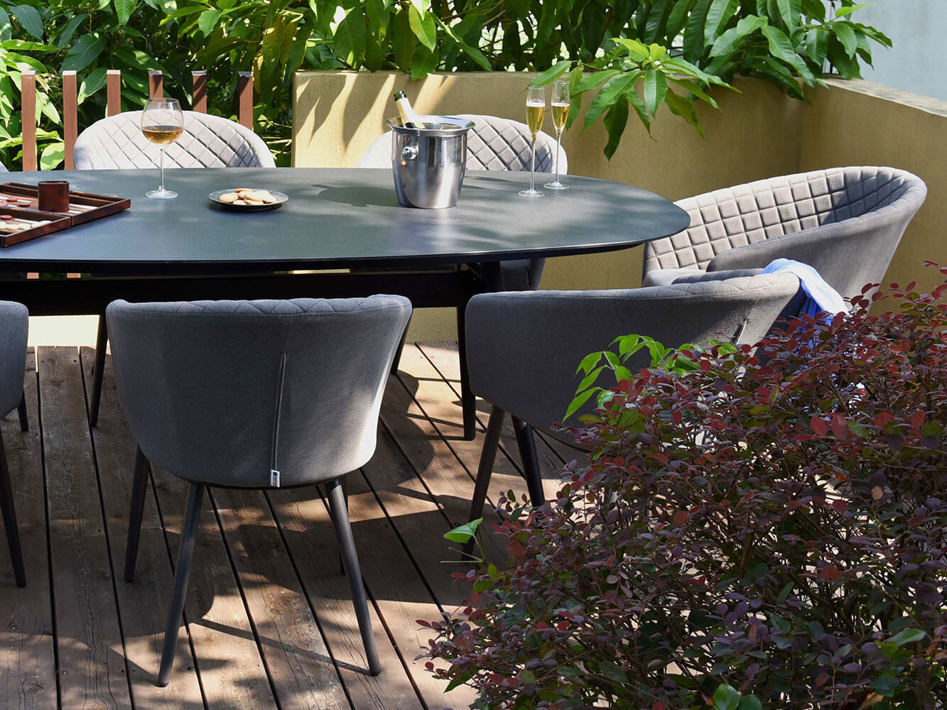 Napoli 8 Seat Oval Dining Set